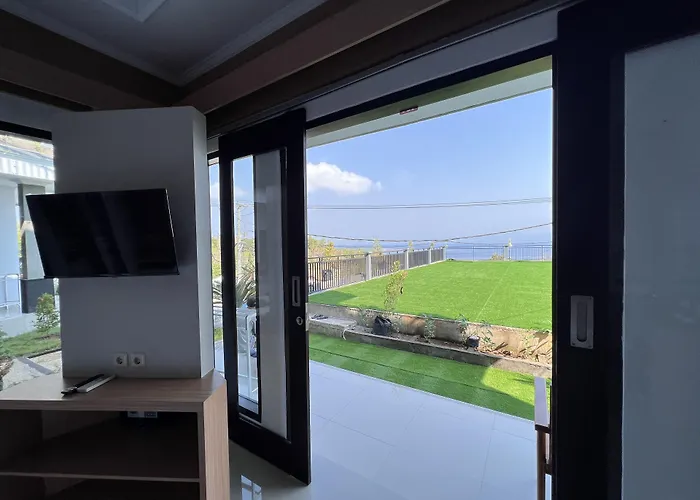 Otel Grand Yuna Nusa Penida 3*